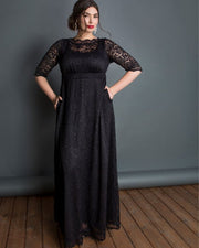 Leona Plus Size Lace Gown in Onyx