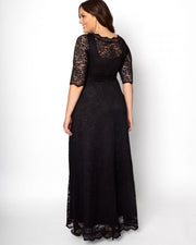 Leona Plus Size Lace Gown in Onyx