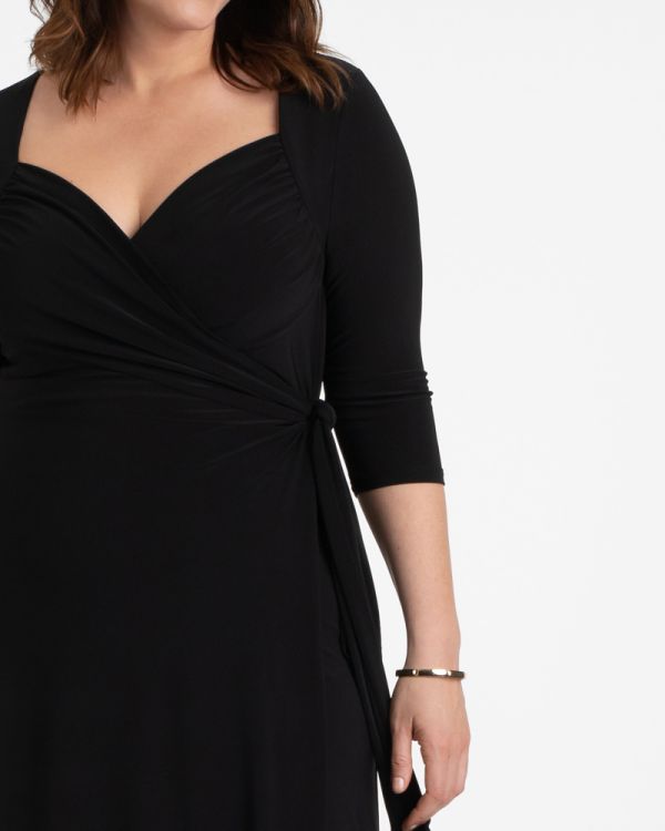 Sweetheart Knit Wrap Dress in Black