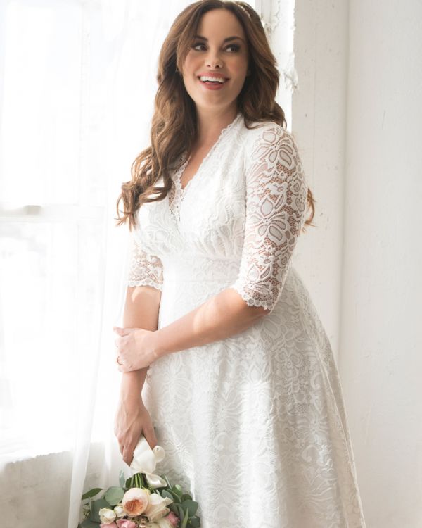 Bella Lace Dress in Ivory